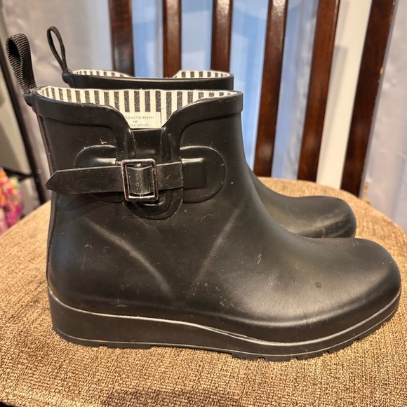 London Fog Black Ankle Boots - Picture 5 of 11